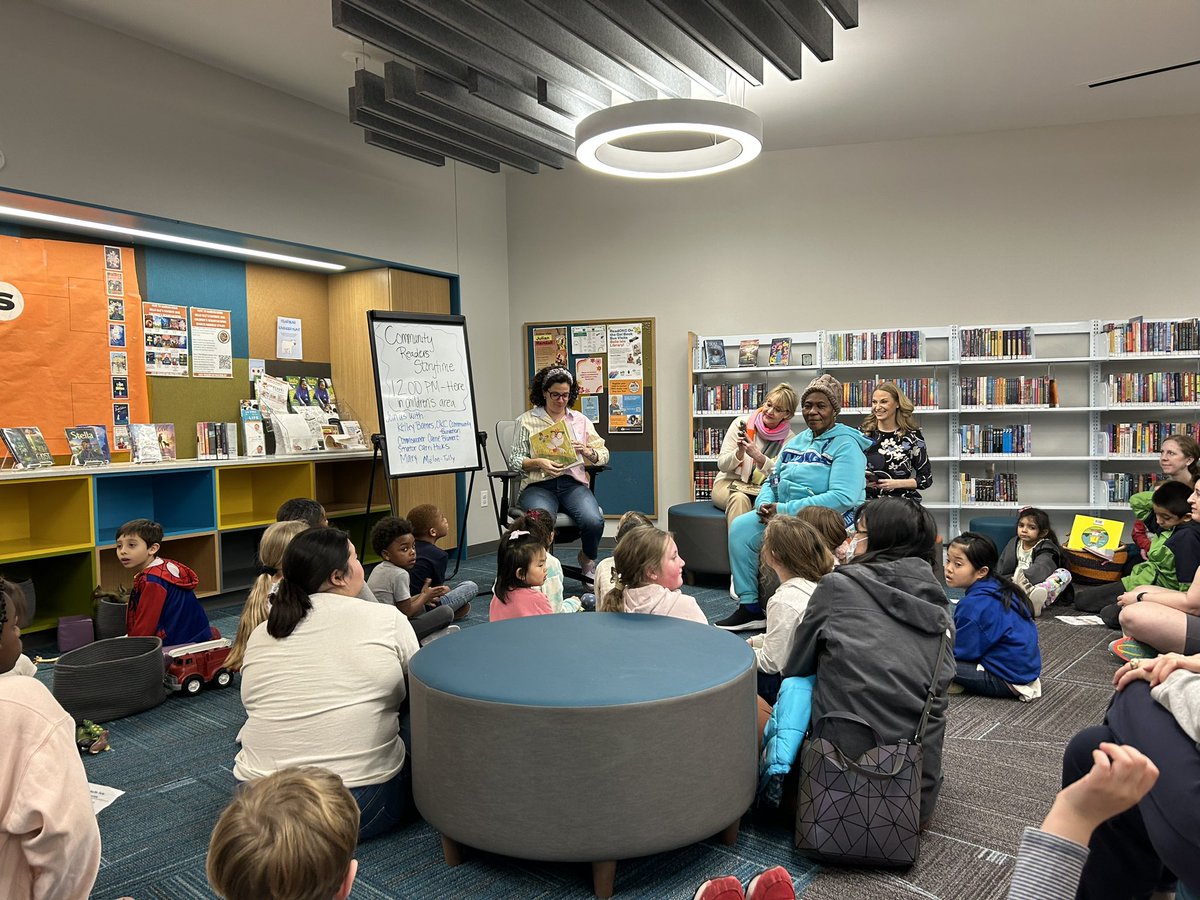 Story time <a href="/MetroLibraryOK/">MetroLibraryOK</a> with @hicks4ok and <a href="/CarrieBlumert/">Commissioner Carrie Blumert</a>!