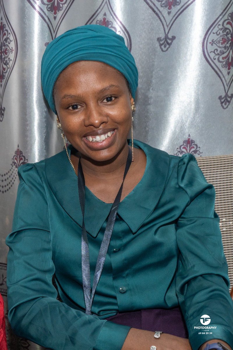 hawette's tweet photo. En 2019, j’ai eu le grand plaisir d’être sélectionnée pour participer à la deuxième édition de l’Académie de Leadership du Mali, un projet initié par l'Initiative LED qui a pour principal objectif de renforcer les capacités et accompagner chaque année 100 jeunes citoyens actifs https://t.co/eCd1CGnG4O