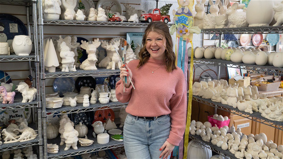MackenizeD_TV's tweet photo. ‘Catching Up with Kenize’ is back with another episode! Join me, along with my fellow interns, as we enjoy a day full of creativity at Art Unlimited!🎨

View the full episode on https://t.co/OjbdTfoky0! https://t.co/Vzhdd7uJAf
