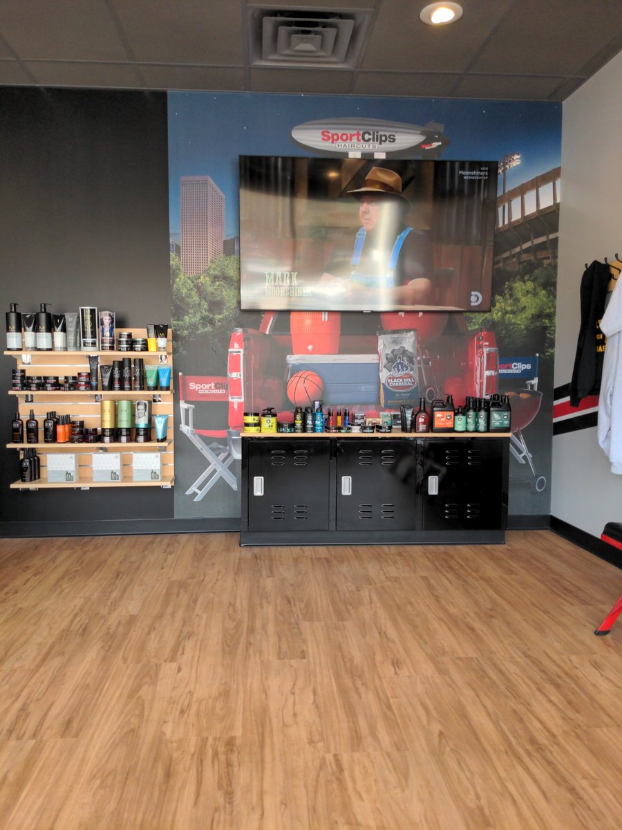 CRAIGBUSY's tweet image. @SportsClipsRev every chair has same station . 

#wrongbrand