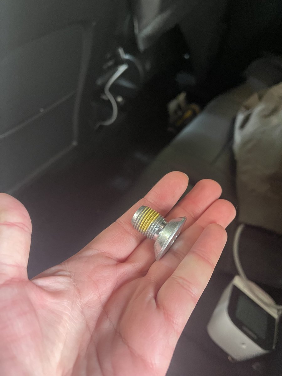 Josemd's tweet image. apple.news/AGFfZWZguSI2pL…  ⁦@elonmusk⁩ ⁦@Tesla⁩ I wonder if this loose bolt I found in the backseat of my late #ModelY has anything to do with this recall? 🧐
