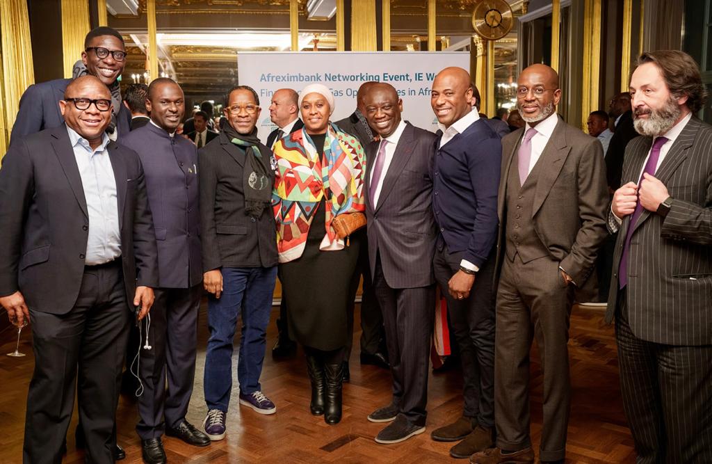RAwambeng's tweet photo. During a networking event in London on Thursday, Afreximbank unpacked investment opportunities across Africa’s oil and gas landscape, with a focus on leveraging key drivers of African and global gas demand.  

#Afreximbank #ReneAwambeng #Africa #oil #gas #Investment https://t.co/yvChXW03PR