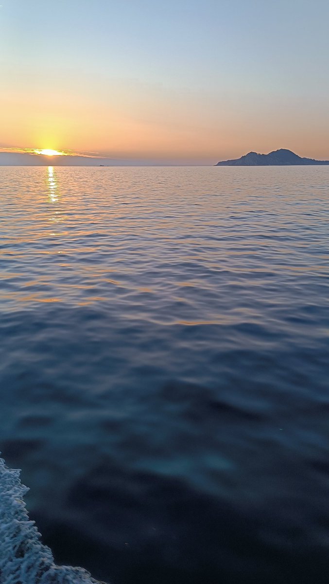 piratasdenabia's tweet image. Volviendo de la #Arribada. Si no estás a bordo, te lo estás perdiendo.

@turisriasbaixas @turismodebaiona @ParaisoGallego @welovegalicia @ConcelloBaiona