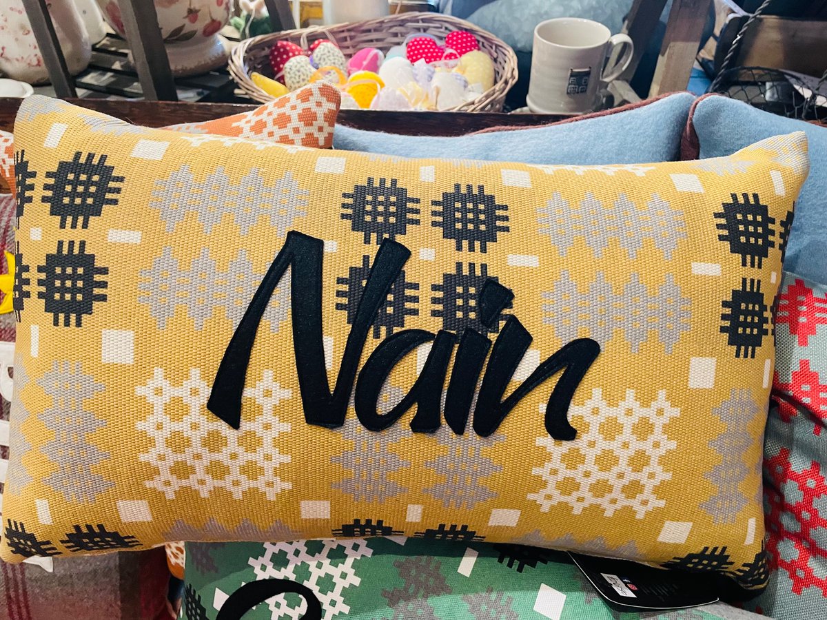 siopmedi's tweet photo. #sulymamau # mothersday #cushions #clustogau #mam #nain #mooseandco #tapestrydesign #anrhegion…
£26.50 https://t.co/86q54x7aUH