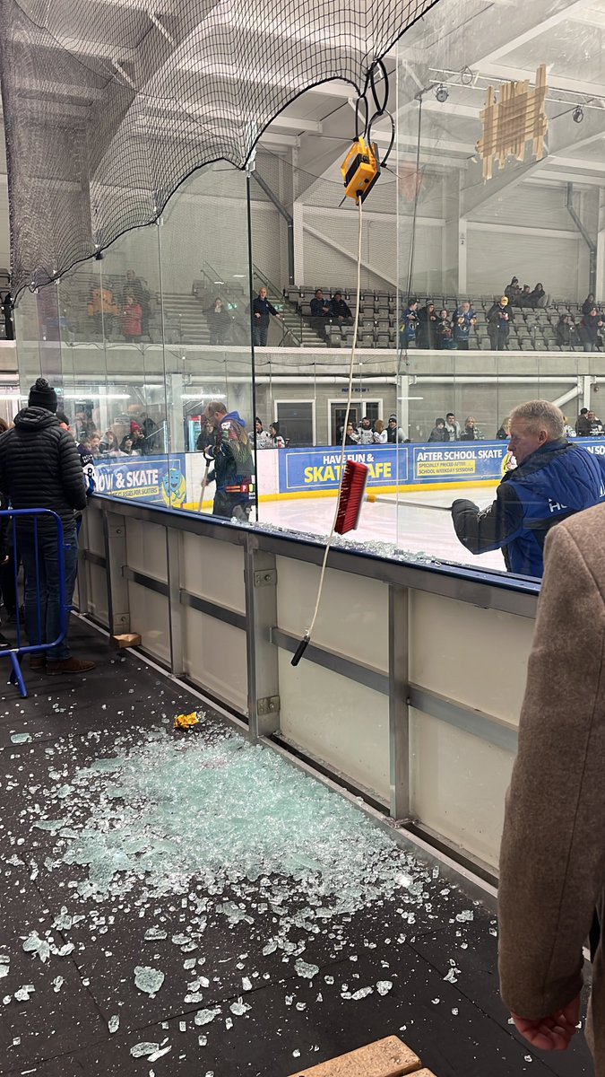 BristolPitbulls's tweet photo. Uh oh… https://t.co/B1V8cIfbmZ