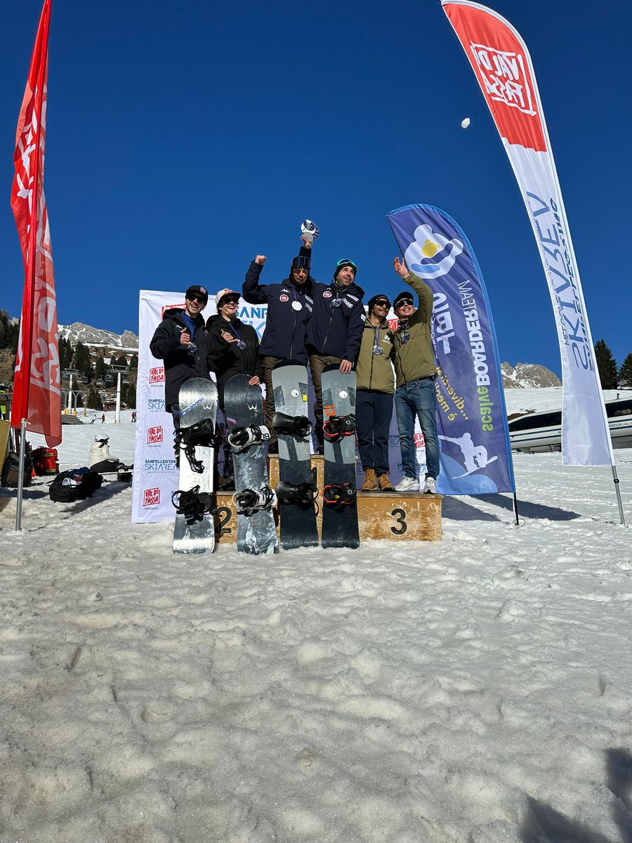 Val di Fassa
Snowboard Paralimpico, specialità Dual Banked Slalom Team
Finali di Coppa del Mondo 
Medaglia d'oro🥇per Emanuel Perathoner del Gruppo Sportivo Paralimpico Difesa #GSPD in coppia con Jacopo Luchini delle #Fiammeoro 
Congratulazioni!
#ForzeArmate🇮🇹 #UnaForzaperilPaese