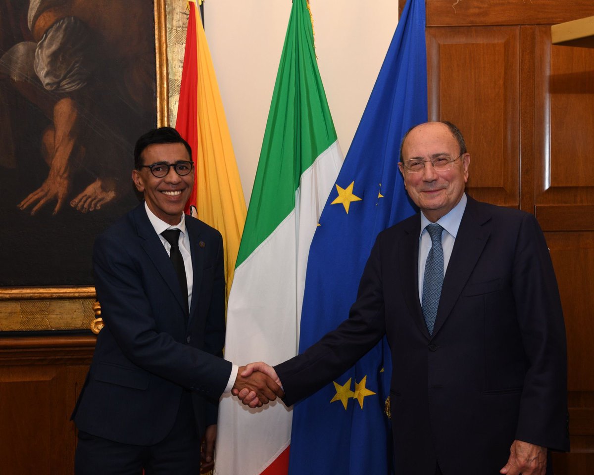 Regione_Sicilia's tweet image. Il presidente della Regione Siciliana Renato Schifani ha ricevuto oggi a Palazzo d'Orléans il presidente della commissione per lo Sviluppo regionale (Regi) del Parlamento europeo, l'eurodeputato francese Younous Omarjee. 
@younousomarjee 
#Sicilia #RegioneSiciliana 
#Regi