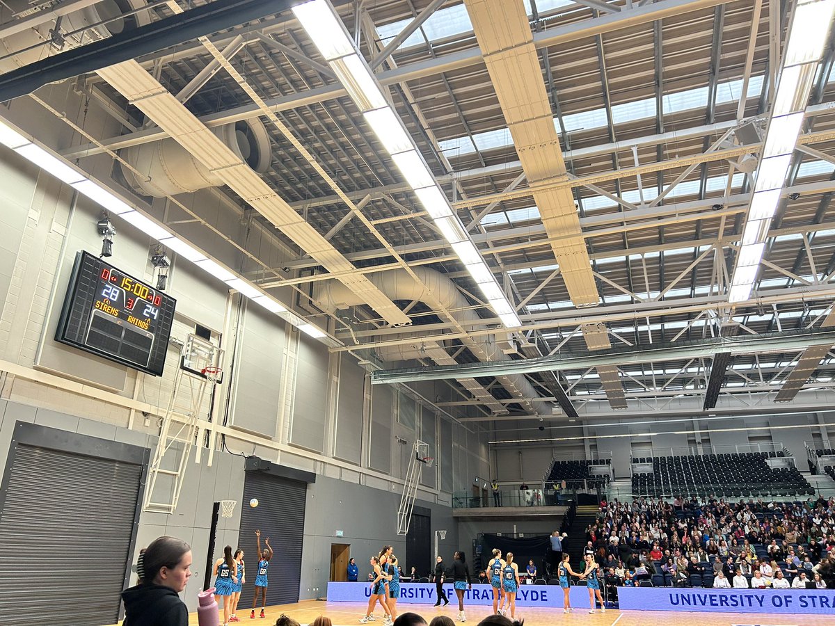 jenniferveitch's tweet image. Warming up for quarter 3 @SirensNetball #getsomenet