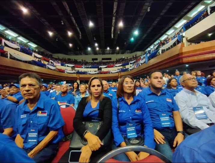 Desde #UNTZulia trabajamos cada día con la esperanza de lograr la Venezuela que el pueblo venezolano anhela y así brindarles un mejor porvenir a esa nueva generación. #UNTEsperanzaYCambio