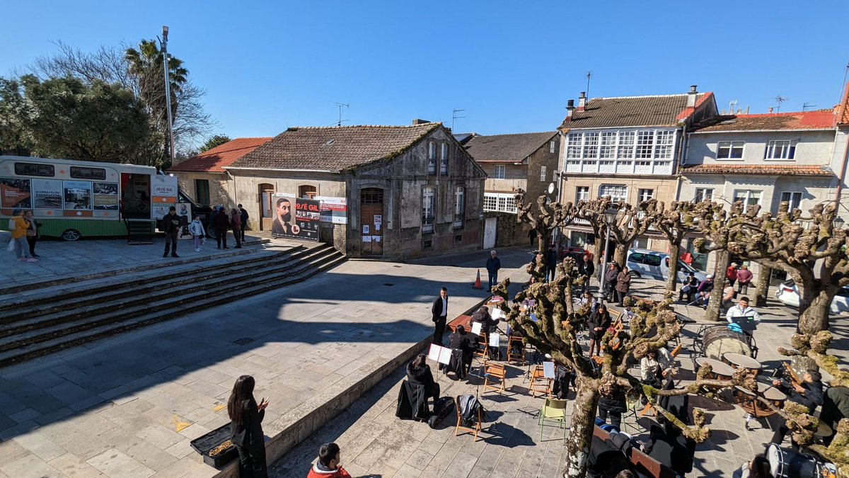 📍 O proxecto 'José Gil. Pontevedra provincia de cine, na orixe do cinema' recala en @turismocvntis para seguir dando a coñecer o pai do audiovisual galego

A exposición itinerante no Cinemóbil, guiada por Manolo González e <a href="/IgnacioVilar1/">Ignacio Vilar</a>, causou un grande interese na veciñanza!