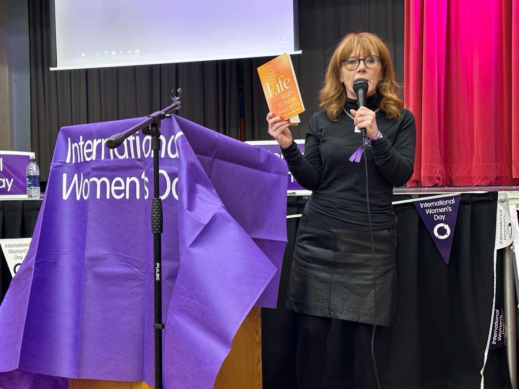 Joanne13Harding's tweet image. Couple of action shots from today 😂I was delighted to host such a wonderful event, celebrating Trafford women. 160 people attended and cheered on women. Women who get stuff done. 🤍💚💜 #IWDTrafford2023 thanks to ⁦@FlixtonGS⁩ for hosting us.