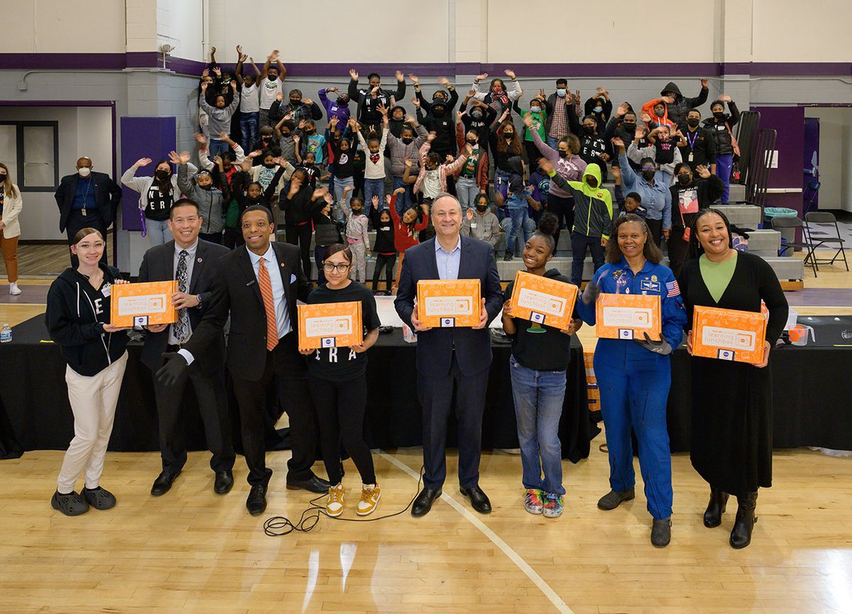 Douglas Emhoff Archived tweet media