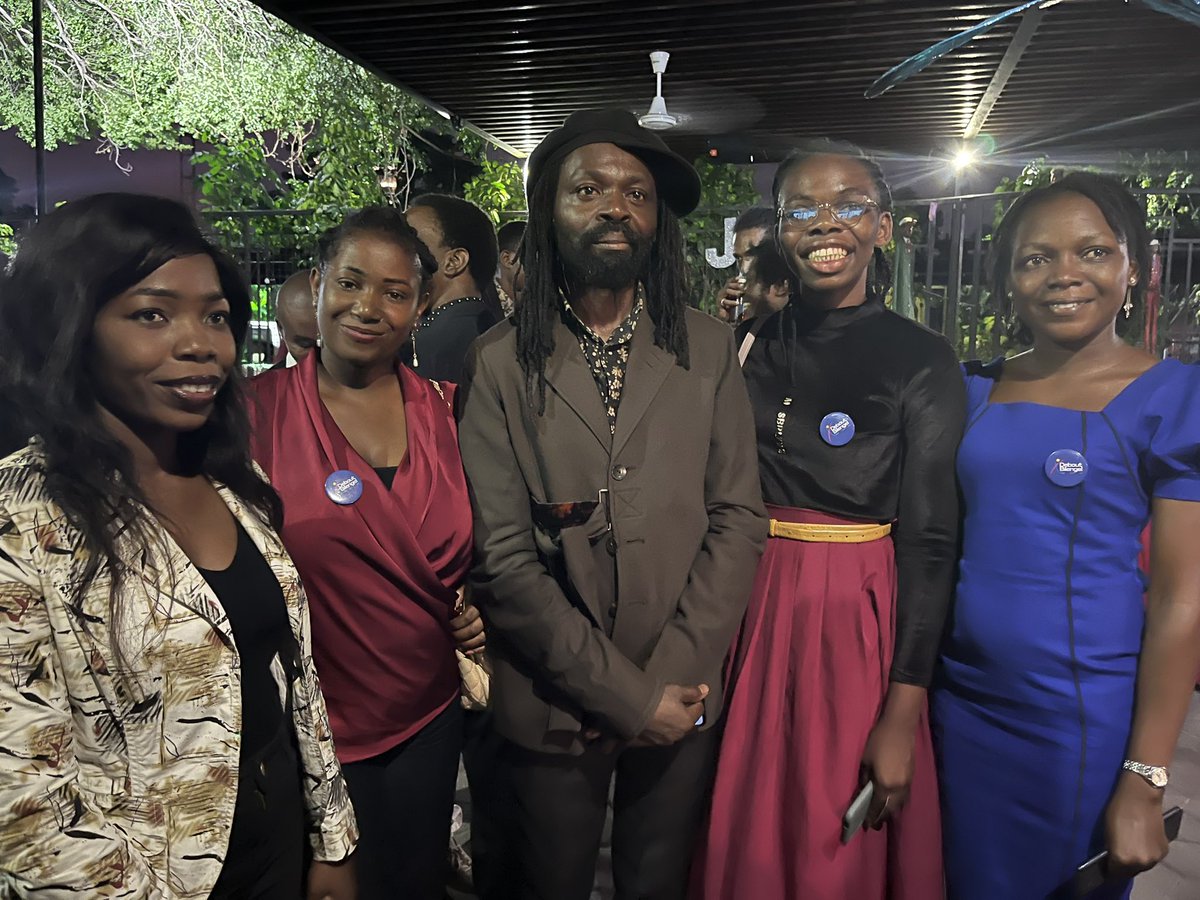 RachelMakani's tweet image. #Alwaysnetworking
@DeboutBilenge @BusimeLydia 
Une belle rencontre avec l’artiste @tsimbafreddy sculpteur originaire de la République Démocratique du Congo qui promeut pour la paix à travers ses arts
#Engages
#Connectés
#Actifs