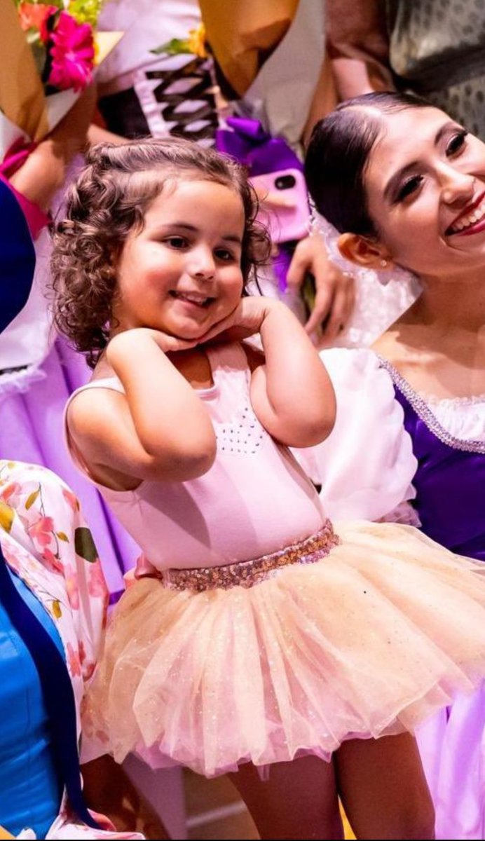 EstoyConBukle's tweet photo. Layla participando en la puesta en escena del Ballet Nacional. 🤩🩰 https://t.co/QRr3ZwxmnO