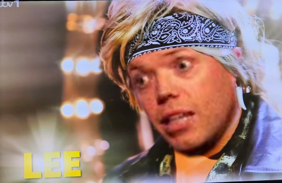 #Starstruck by jove it's Rob Beckett as Bon Jovi 🤣🤣