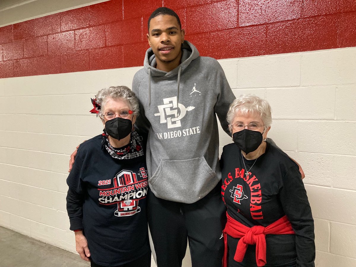 LeilaMcCoy17's tweet photo. 🏀KESHAD-Our Wonderful,Smart,Talented & FUN TO WATCH SDSU BB Player has a “BIG DECISION” post season?🤔Show Grans Want #1What is BEST for Success & Happiness #2 HOPING YOU REMAIN AN AZTEC🤗REMEMBER:“🤔DOUBT-Transfer or Pro INCLUDE US-“Your Grans!!!❤️🥰🖤 Bette & Leila https://t.co/74z3PX3MEM