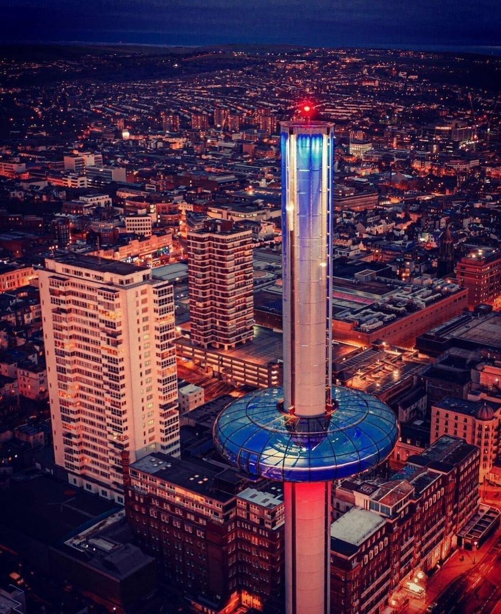 Nights like these...🌃 

📷: @Photo___Wave via @life_shoreham 

#i360 #brightonsbestviews #citylights #citynights #brightonskies #dronephotography #brightonnightlife #visitbrighton