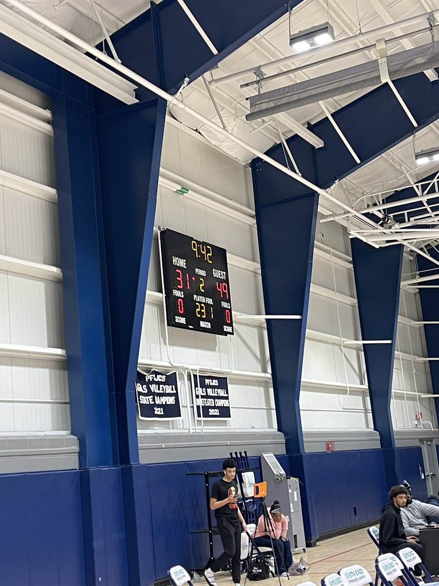 P5Conference's tweet image. 49-31 @PSAhoops over @PrepBridgeport at the half! 

#P5C