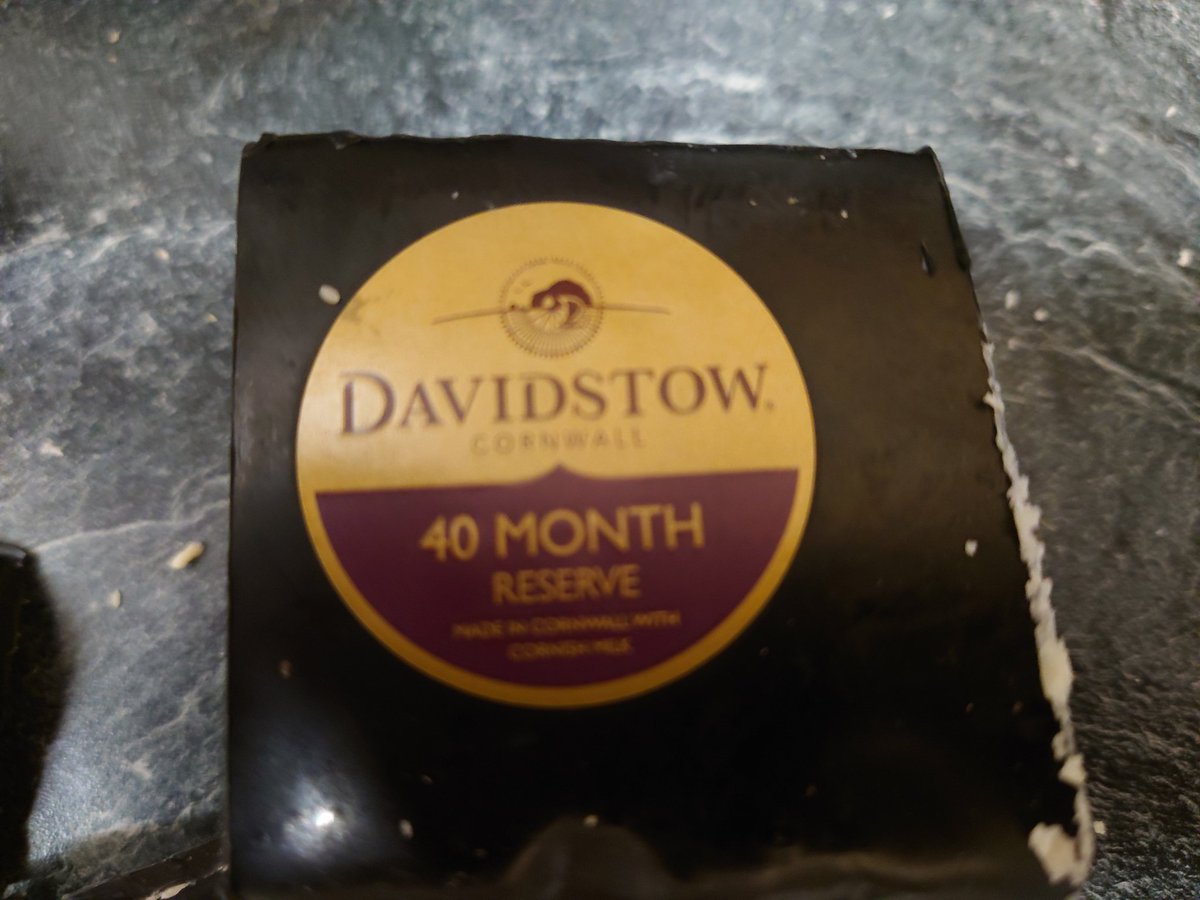 S0UNDK1LLAH66's tweet image. I bought this #Davidstow cheese in Farm Foods today for £1.49p.
And as they ran out of Colliers Mature at £1.69, I gave it a go.
Top stuff.
Fixed me for a few secs that it was encased in wax.
