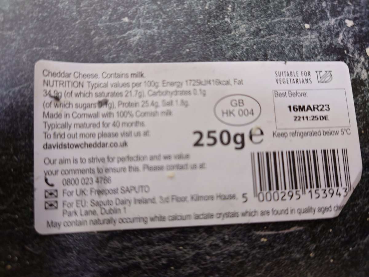 S0UNDK1LLAH66's tweet image. I bought this #Davidstow cheese in Farm Foods today for £1.49p.
And as they ran out of Colliers Mature at £1.69, I gave it a go.
Top stuff.
Fixed me for a few secs that it was encased in wax.