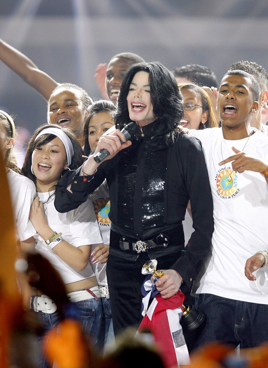 CamillaMR2's tweet photo. Im so proud to be a Michael Jackson fan and advocate.
We the #MJFam are on the right side of history. We fight for MJ not only for him, but for all falsely accused people. This is basic human rights. We are making sure the truth will be heard and seen. Loud ! #MJInnocent ๐ https://t.co/2ZKkoFr7X3