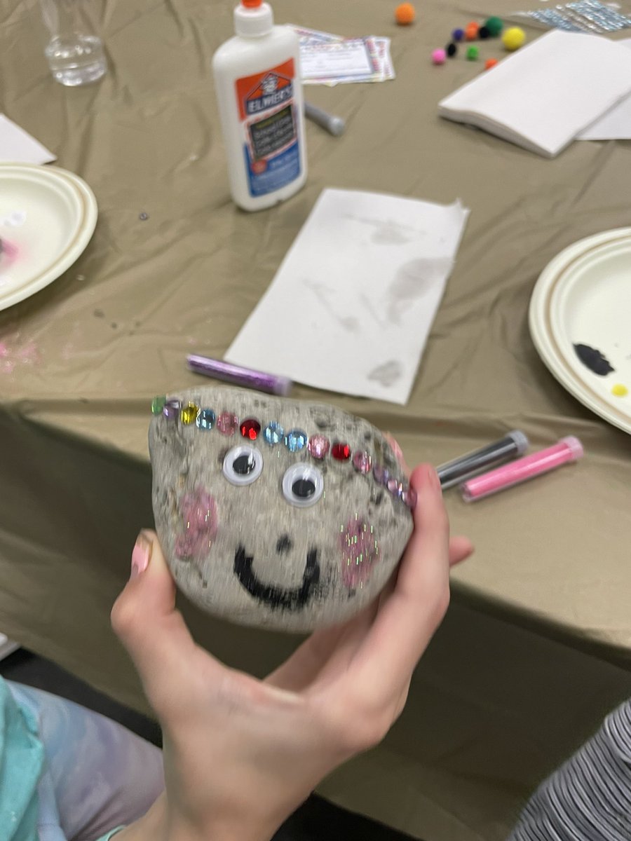 Such a wonderful day with @EY_uwindsor! Loved seeing all the smiles and hearing the laughs from all of the sweet kids. Here are some of the amazing creations that were made in the Pet Rock room! 🥰🤩