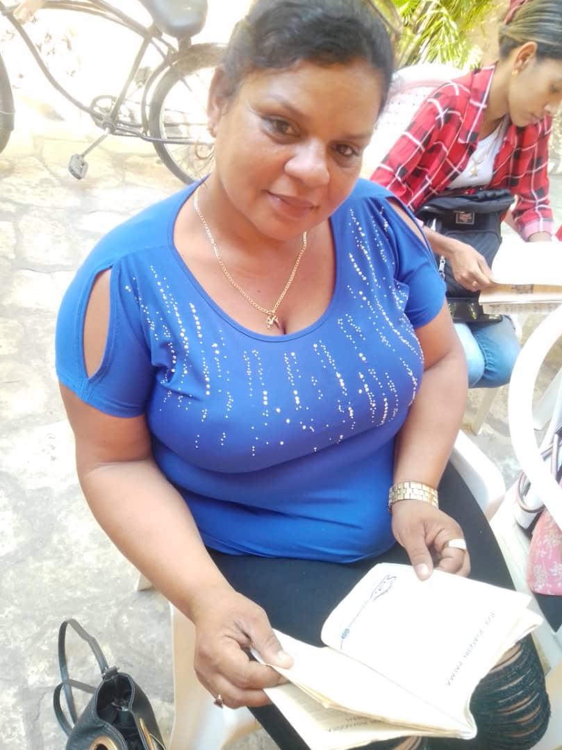 YoneideV's tweet photo. Primer encuentro de Historia de Cuba con jóvenes estudiantes de Español Literatura , de la Universidad Máximo Gómez. Todo un éxito. La primera reflexión en clase fue: guerra cultural y símbolos. #MejorEsPosible #CVACapitaLate #LatirAvileño. https://t.co/PGrEB3LcmK