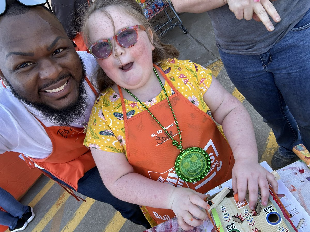 Brian_E_Bridges's tweet photo. You already know!!! Euless does it best when it comes to #kidsworkshop #springisloading #weoutside #meandmySOFIE💕💕💕@Oscar86604735 @SimentalLisa @miguelosrt @Jimi_Y @DonGraham33 https://t.co/Vzhv1MCY9y