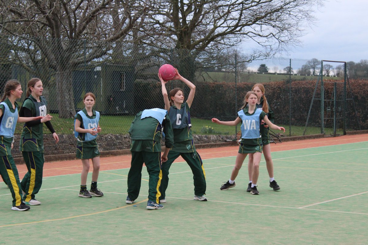 The U12 and U13 girls practised their netball skills on Wednesday afternoon, perfecting their footwork and defence skills. #netball #stpeterslympstone