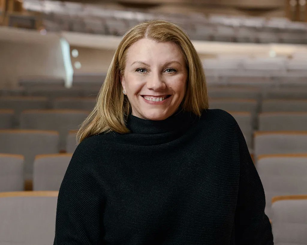 What drives Artistic Director Hope Muir? The Toronto Star’s Michael Crabb talks to Hope about her first year in the position, her vision for the company and how she sees the artform of ballet evolving &gt;&gt; bit.ly/3L0pBab 
 
Hope Muir 📷 by Karolina Kuras.