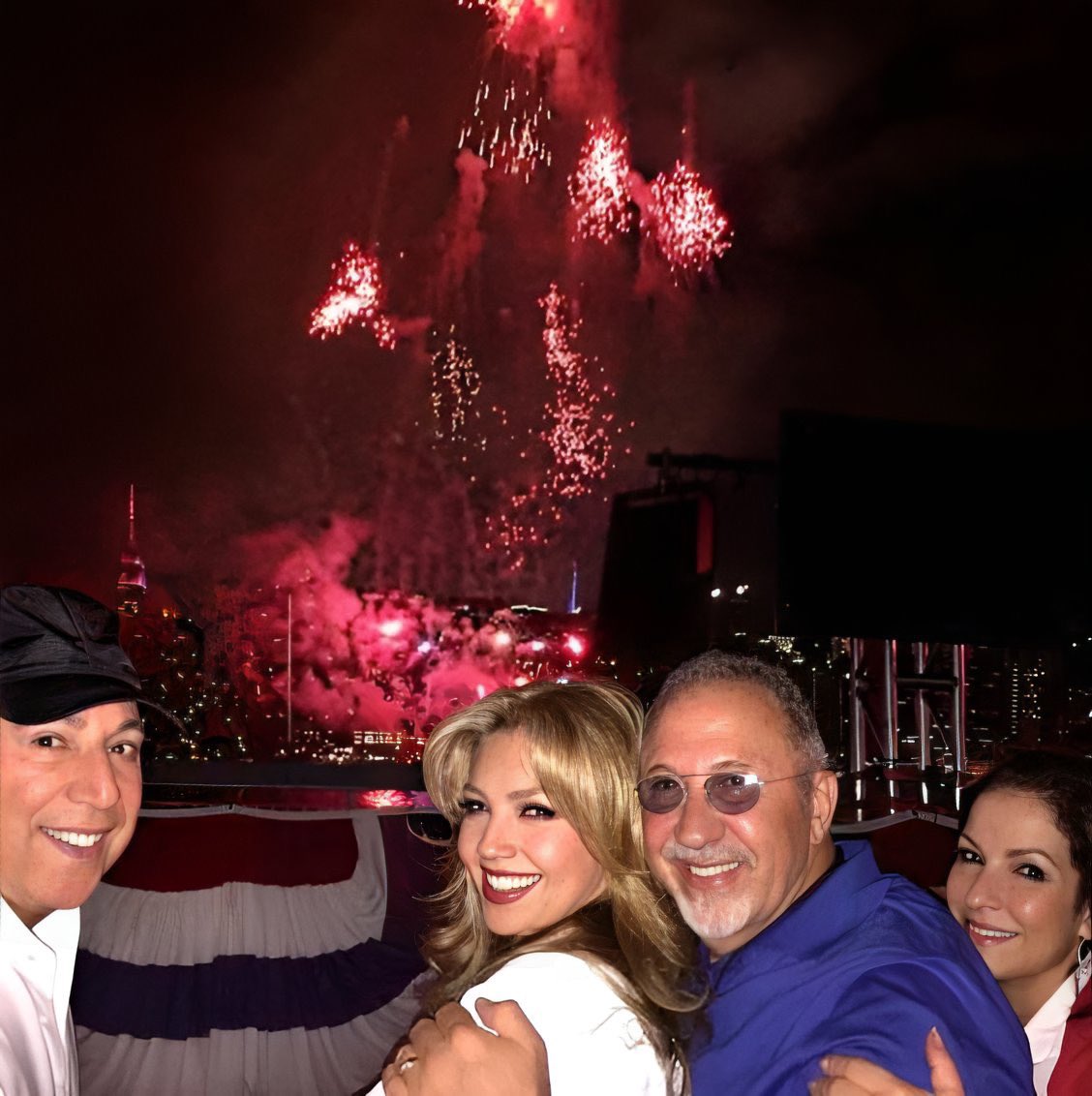 thalia's tweet photo. ¡Feliz cumpleaños al único y original @EmilioEstefanJr! Celebro tu vida, tu amistad, tu alegría por la vida. Te deseo mucha salud, mucha felicidad y muchos momentos en compañía de tus seres amados. 🥳🎉🎈 https://t.co/qsTAZHT4bj
