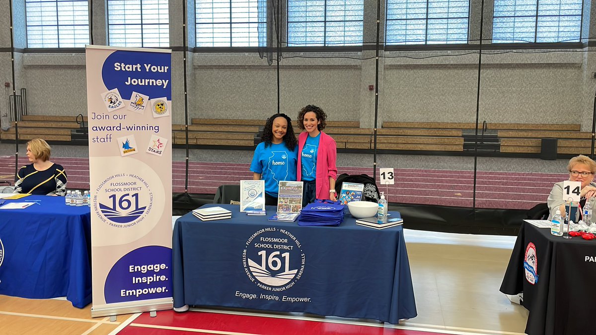 Day 3 of #d161learns on the road at the SSHRA Education Job Fair! We’re looking for the next #elementary #math and #french teacher to join our team! Check out sd161.org/jobs to learn more! #ntchat #k12 #k12talent #nctm