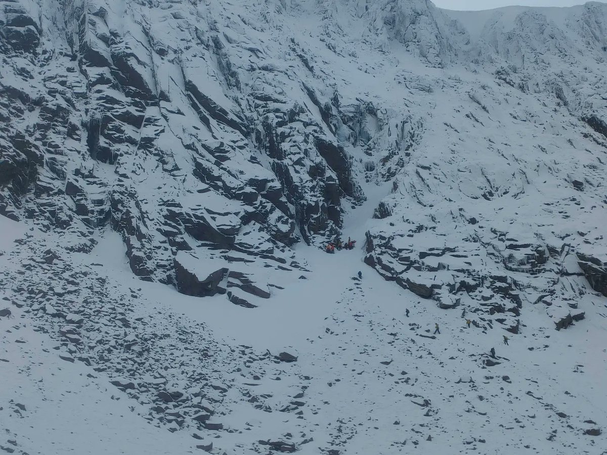 cairngorm_mrt's tweet photo. CMRT were called out this afternoon to a solo climber who had fallen in Coire an t-Sneachda and sustained a lower leg injury. A heavy snow shower and poor visibility prevented Coastguard rescue helicopter 151 flying into the location and they were standing by at Glenmore Lodge. https://t.co/YPbtPpQuTQ