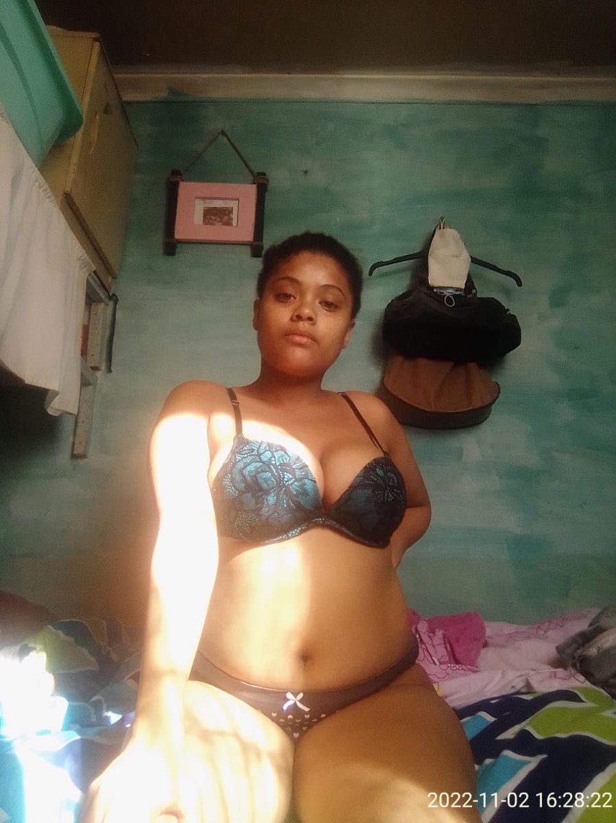 Local_Cpt_Porn's tweet photo. Message me for her content https://t.co/jxZYgrDLiC
