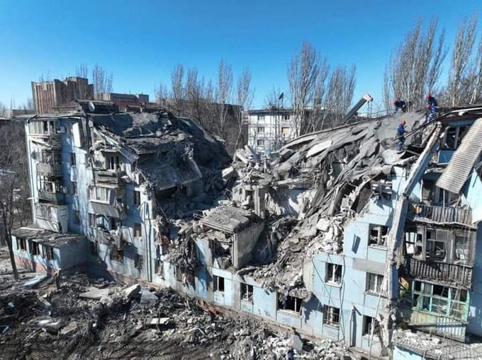 The body of 8 months old girl was found in Zaporizhzhia under the rubble of the residential building hit by the Russian rocket. Baby girl died with her parents. Death toll of the strike is currently 11 people. Search&rescue operation continues, there are still people missing.
