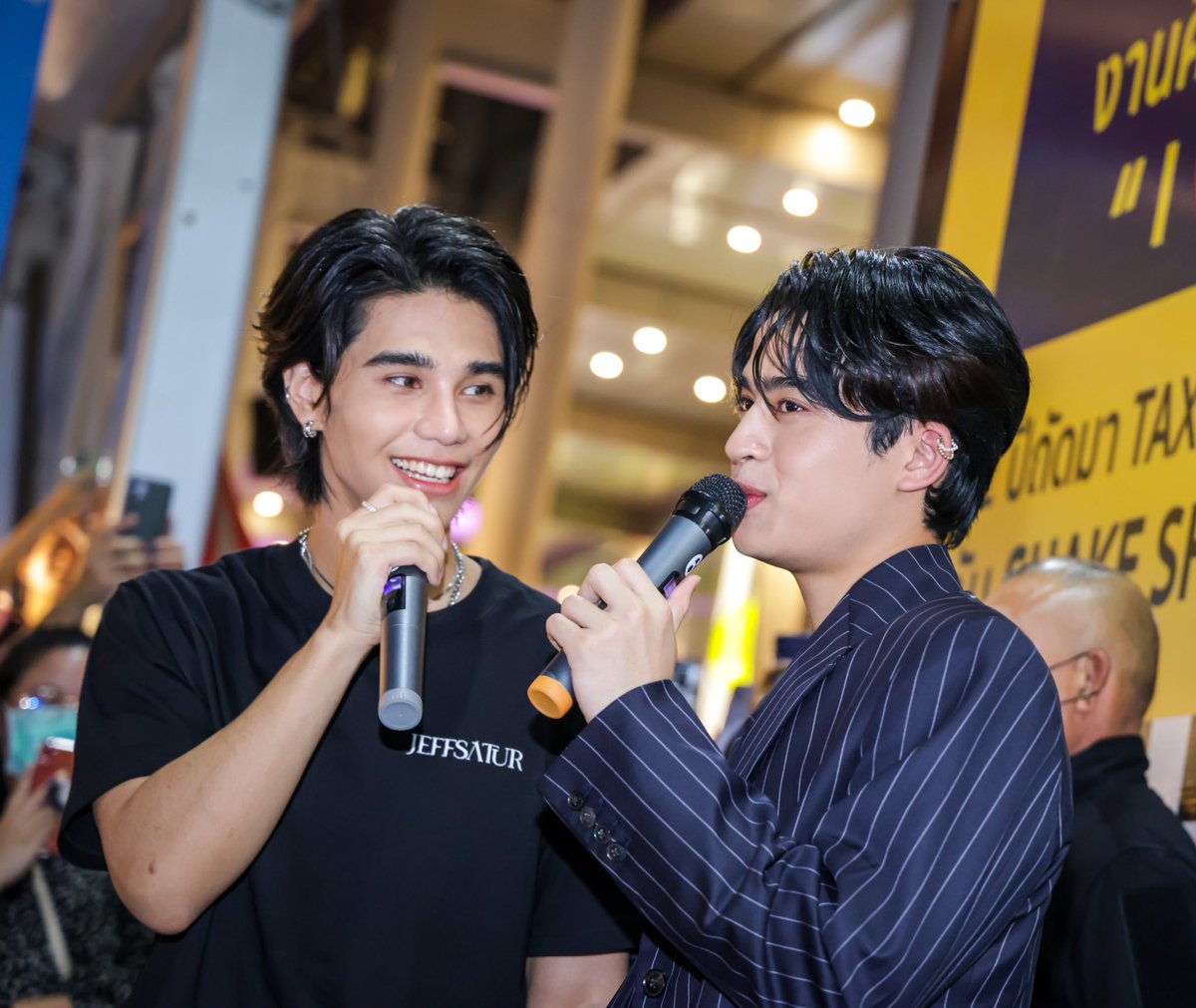 centralwOrld's tweet photo. ก่อนจะหลับฝันดีในคืนนี้ ขอฝากรูปน่าร้ากกน่ารัก ��ว้ให้หลับฝันดีจ้ะ 🥰
#JeffSatur #BarcodeTin
#JeffBarcodeWujuBakery #DearJeffCode #centralwOrld https://t.co/thNo4R713B