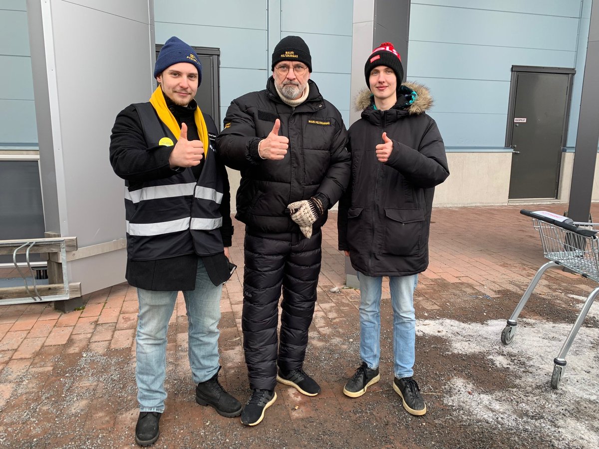 Tänään vietetty hieno päivä <a href="/macetoppari/">Marcus Toppari</a> kanssa valmistaudutaessa kevään eduskuntavaaleihin. Tänään käyty mm. Pietarsaaressa ja Kokkolassa. Marcusta voi äänestää Vaasan vaalipiirissä numerolla 144!
Kiitos myös <a href="/mauripeltokang2/">Mauri Peltokangas</a> sekä muut paikalla olleet ehdokkaat #persut #ek23