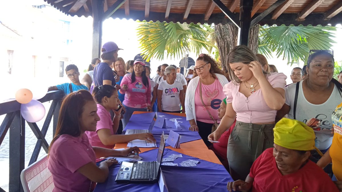 BanMujer_Ofi's tweet photo. #BMTips | ¿Sabías qué? la conformación de los Consejos Feministas tiene como finalidad impulsar y fortalecer diversas herramientas estratégicas para la protección del pueblo mujer.💜✊🏻👩🏻👩🏼👩🏽👩🏿

Ante cualquier acto de violencia basada en género y formación integral de la mujer.📝 https://t.co/l8kVhFn2nc