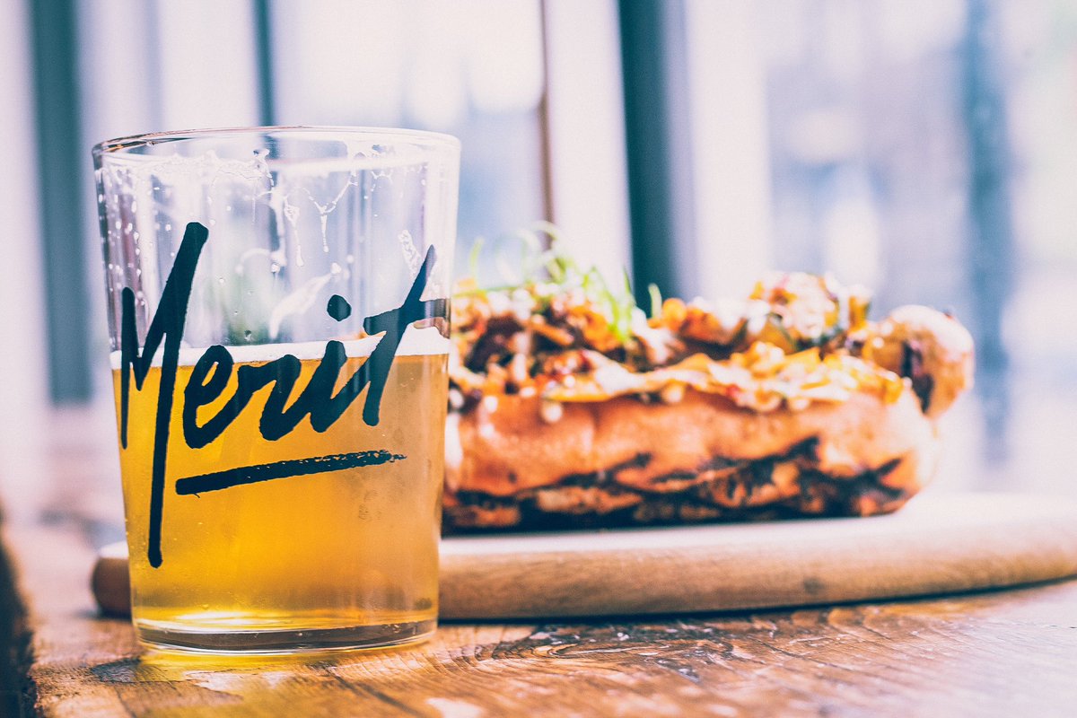 LAGER N’ DUMPLING!⁣
Pair up a fresh new Tail Spin Pale Lager with our Chicken Dumpling sausage adorned with sesame mayo, black vinegar, chili crisp, scallions and roasted sesame seed - talk about the ultimate combo!⁣
⁣
#MERITBrewing #HamOnt #MERITsausages #tailspin #lager