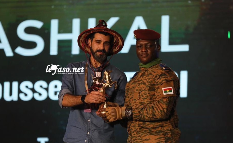 FESPACO3's tweet photo. #Fespaco2023 | Le tunisien Youssef Chebbi remporte l’Étalon d’or de Yennenga

#Burkina #lwili https://t.co/3XMEwtMWev