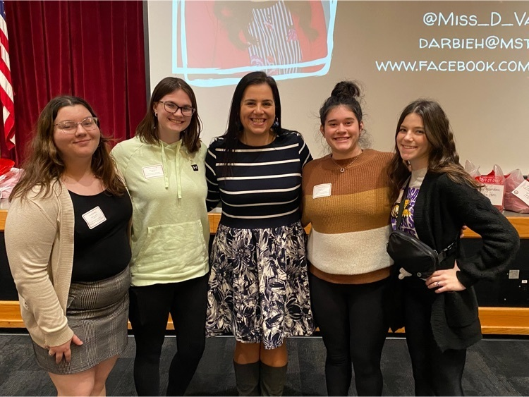 SlaterSchools's tweet photo. FTA Assistants attended UCM's "Teach it Forward" event on Thursday. It was a great day exploring the various opportunities in the teaching profession.  Darbie Valenti Huff (2017 Missouri Teacher of the Year) gave an inspirational keynote address which was enjoyed by all. https://t.co/KOXJu3jNlX