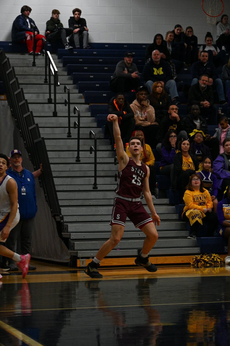 State up 45-15 at the half!! <a href="/BraedenShrews/">Braeden Shrewsberry</a> &amp; @isaac_dye25 both have 14 and <a href="/lakeablack/">LAKE BLACK</a> has 11!!
#GoState