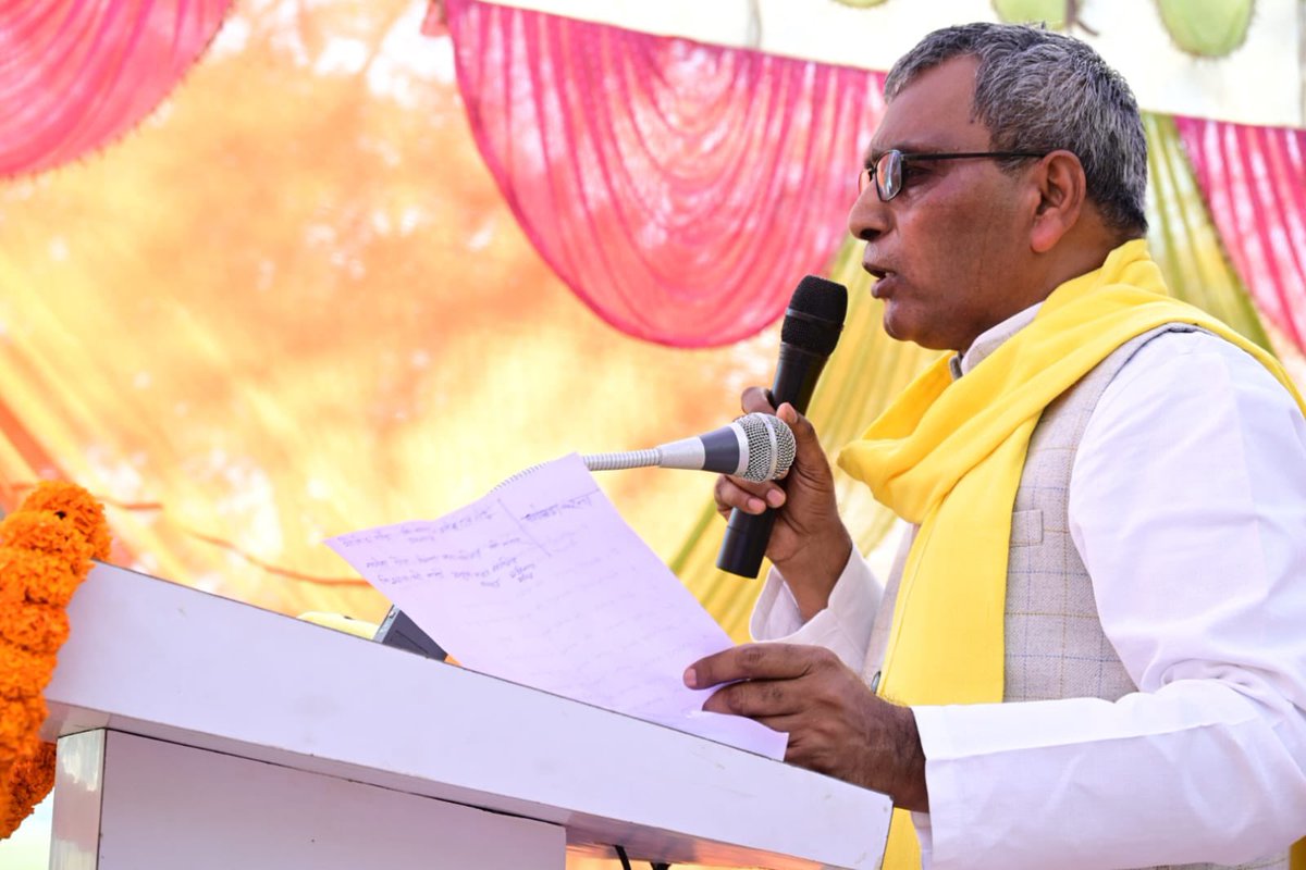 oprajbhar's tweet photo. सुहेलदेव भारतीय समाज पार्टी के संयोजन में जनपद सिद्धार्थनगर स्थित विधानसभा इटवा अंतर्गत बेलवा बाजार के पावन प्रांगण में आयोजित कार्यकर्ता सम्मेलन में बत��र मुख्य अतिथि सम्मिलित होकर उपस्थित समस्त जनमानस,पदाधिकारियों एवं कार्यकर्ताओं को सम्बोधित किया।। https://t.co/upXB7SZs7w