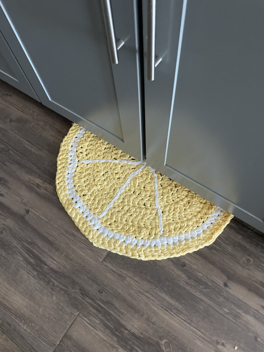 __chriistine's tweet image. items in my apartment i just love:
my cute little pot friend
my lemon rug i crocheted
🥰