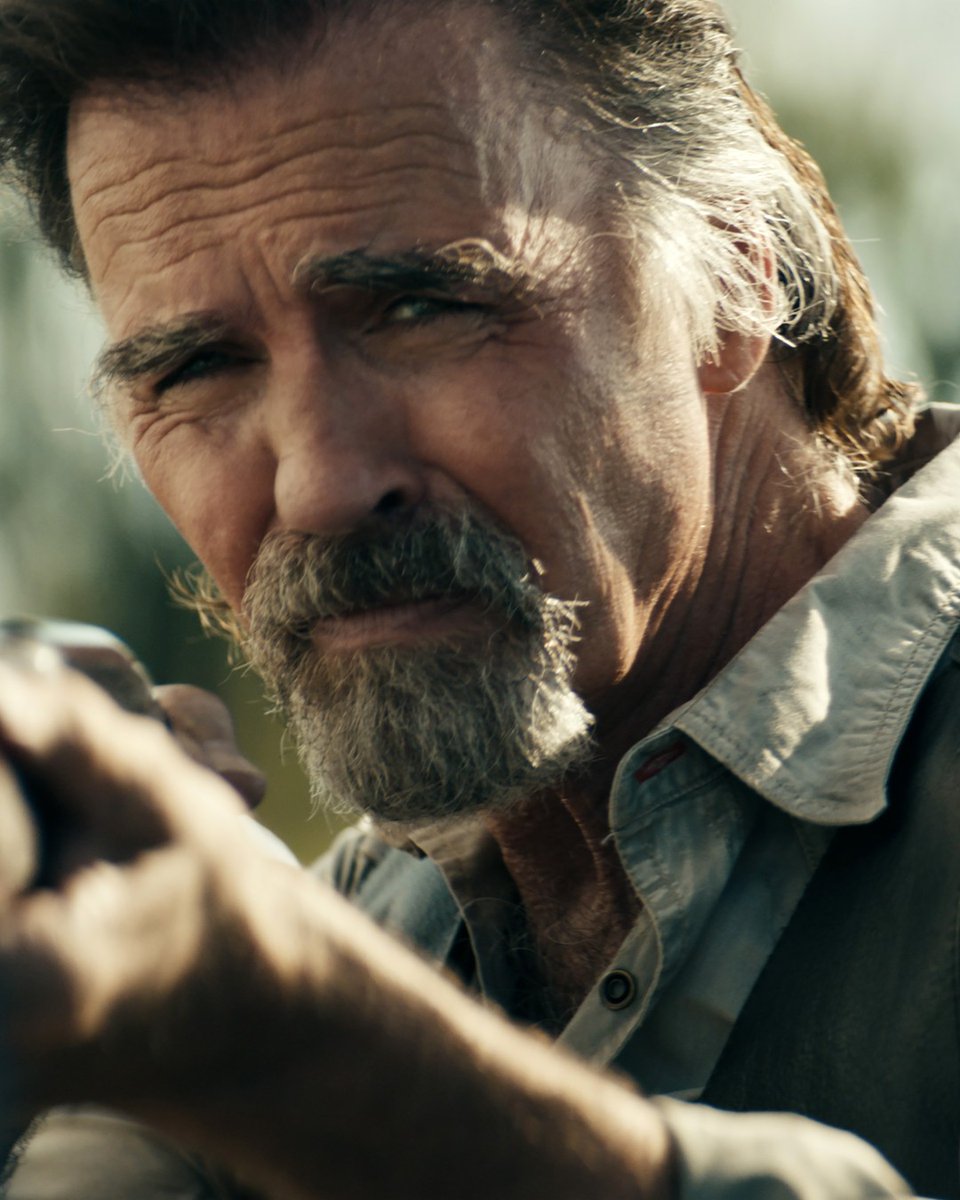 jgoldbergmgmt's tweet photo. Here's the first released image from the soon-to-be-released film #Hypnotic starring Ben Affleck &amp; #JeffFahey from our good friend #RobertRodriguez.  I wish I could tell you more about this film, but I'm sworn to secrecy.  It's great!!! https://t.co/PDedqPecID https://t.co/nV3ae8kSr9