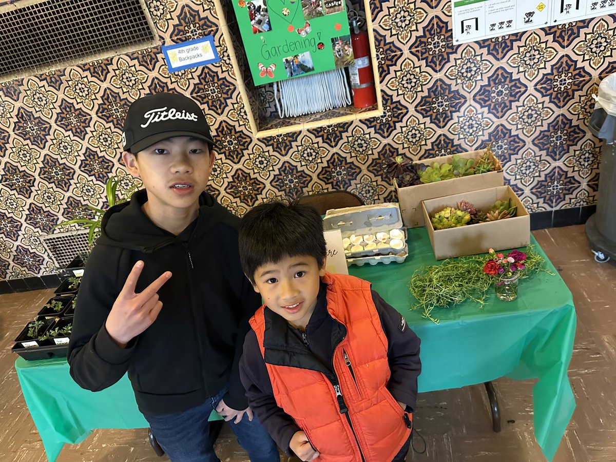 thewongways's tweet photo. One and a half hours left to check out the @WPE_SF @WPESGarden Farmers Market. @SFUnified #schooltotable #schoolgardens #farmersmarket https://t.co/qSnqiIhPmv