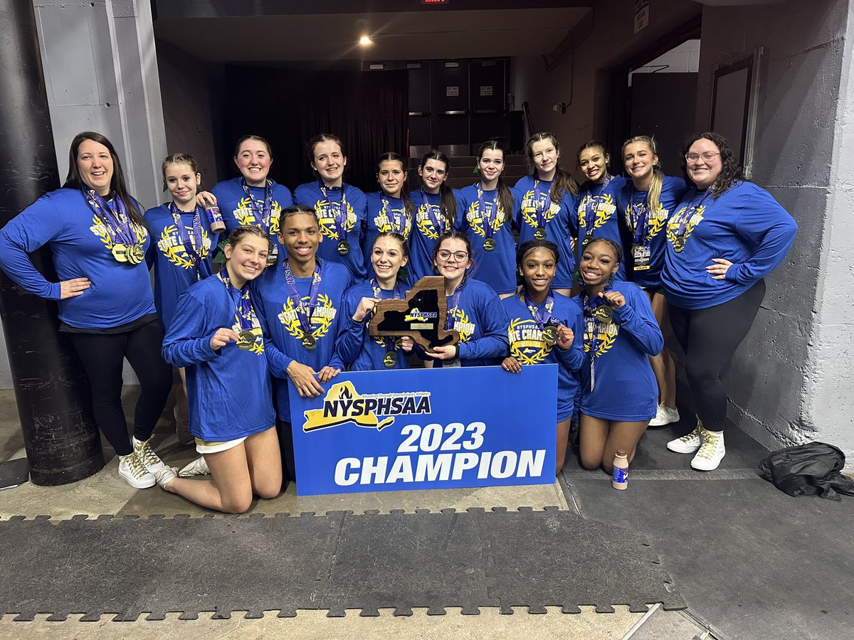 Royal Comets Cheer tweet media