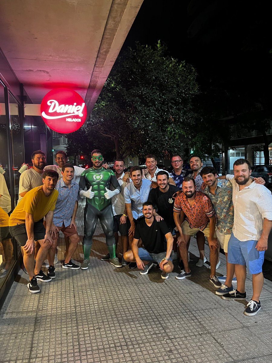 NahuelVentura9's tweet photo. Despedida del Mauri! Van quedando pocos 🔦💍 #argetnina #ciudadautónomadebuenosaires #buenosaires #palermo #casamiento #marriage #boda #wedding #secasamauri #elmostro https://t.co/9VG5SPL4ZR