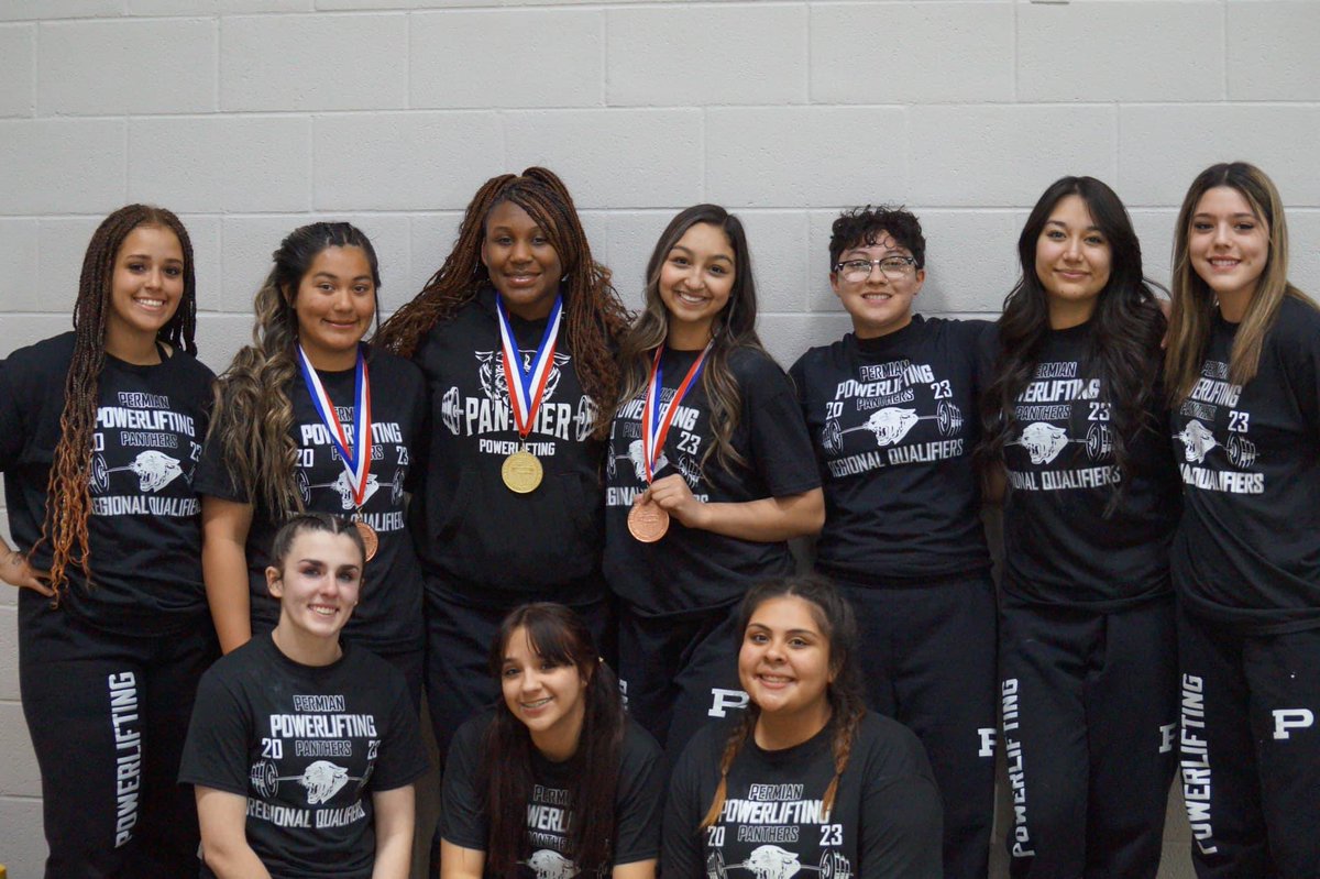 Great job to all the girls that made it to Regionals and left it all out there!! 

Congratulations to Serenity, Ketzia, and Jaylen 
Serenity placed First place in 198
Ketzia placed Third place in 148
Jaylen placed Third place in 165
These 3 girls are headed to State!!