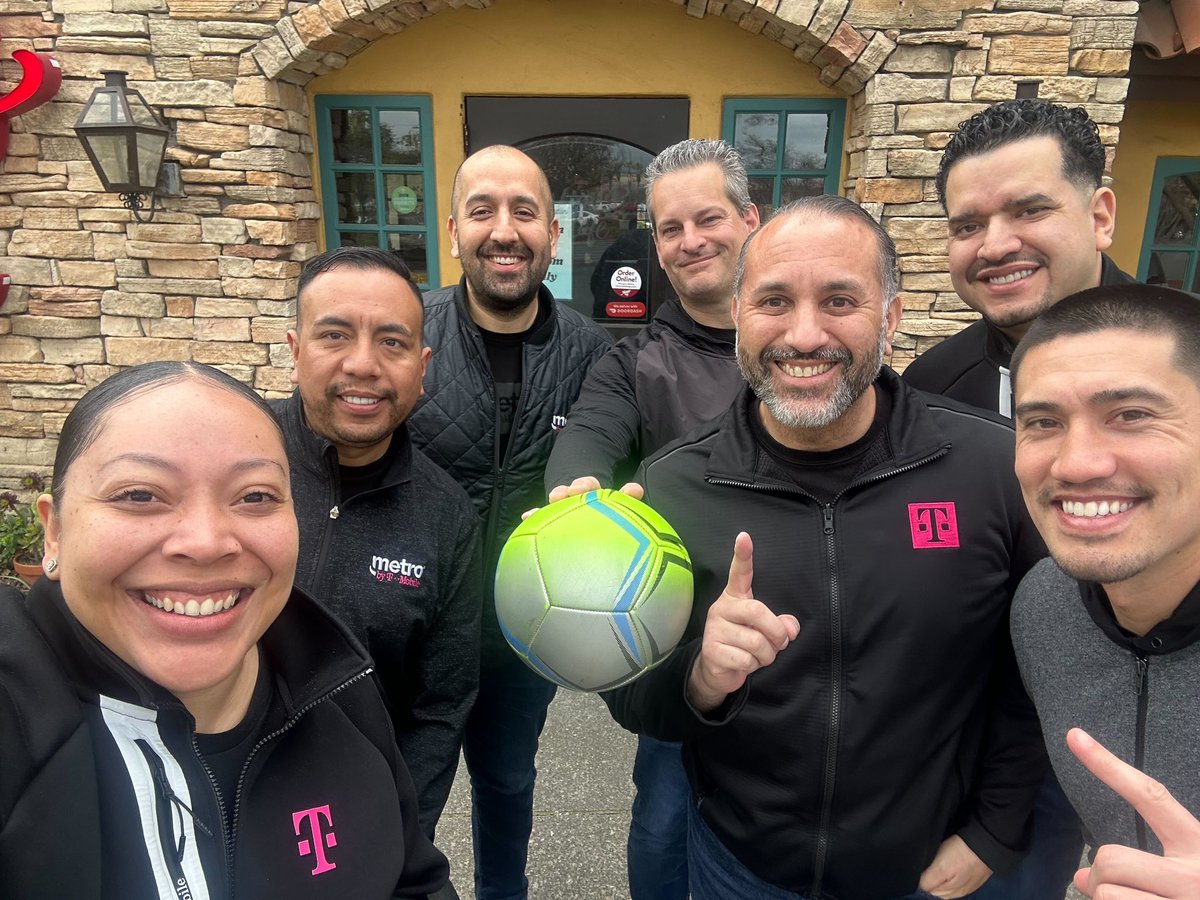 Breakfast with the Northwest Express RDM team and boss lady! 
Thank you for for breakfast @DejaMinusTheVu